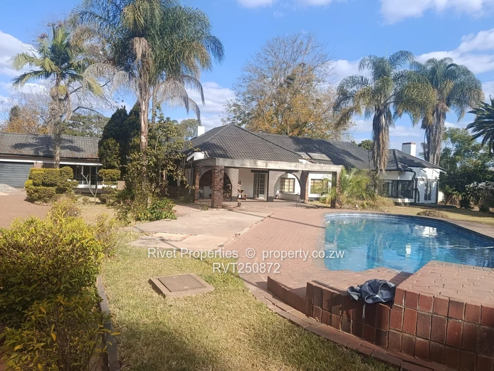 Spacious Highlands 5-Bed Home UNDER RENOVATION EXCELLENT LOCATION FOR ANYTHING (Sole Mandate)