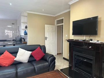 3 Bedroom Flat & Apartment