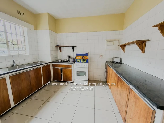 Upper Avenues - Duplex For Sale