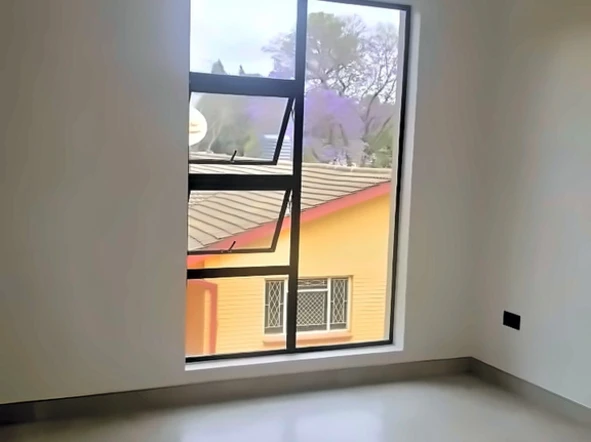 3 Bedroom Flat & Apartment