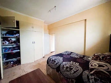 2 Bedroom Flat & Apartment