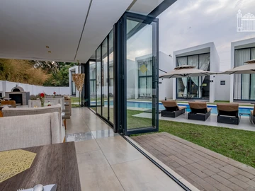 Hotel & Lodge