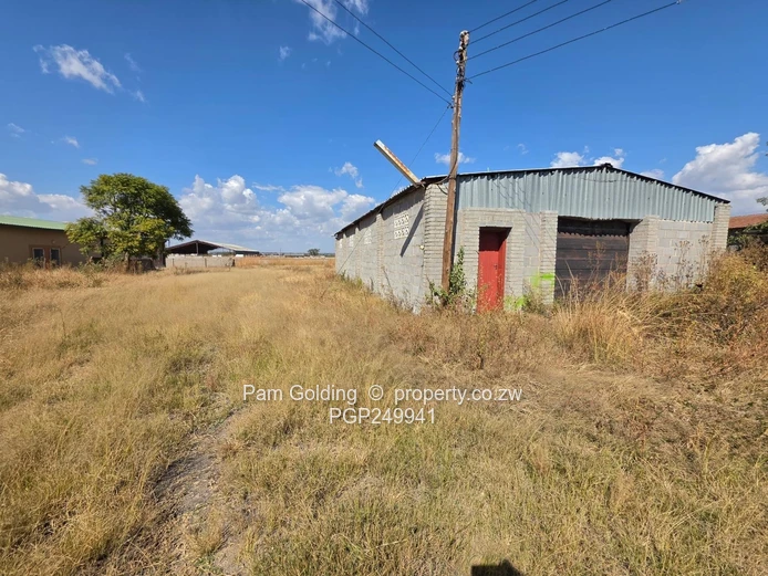 4000sqm Stand With Warehouse And Office Block