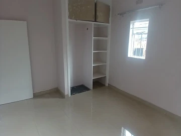2 Bedroom Flat & Apartment