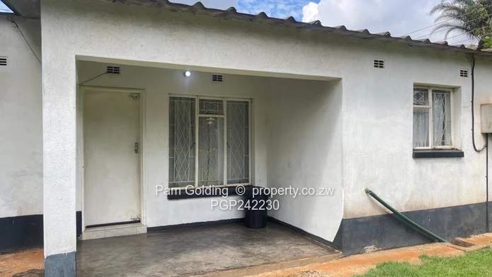 3 Bedroom House In Eastlea (Sole Mandate)