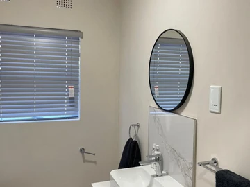2 Bedroom Flat & Apartment