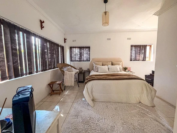 6 Bedroom House