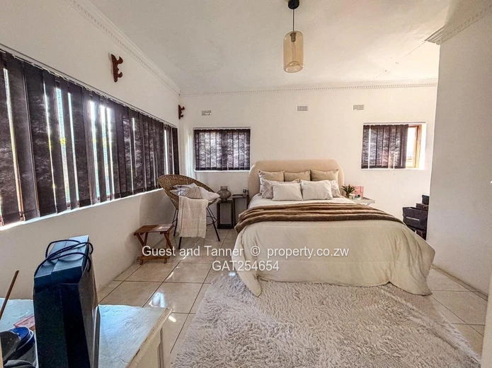6-Bedroom Home in Borrowdale Brooke For sale 