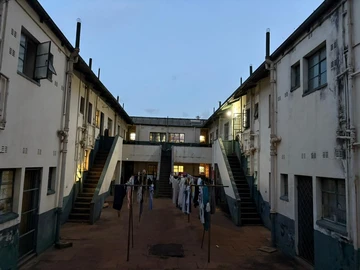 2 Bedroom Flat & Apartment