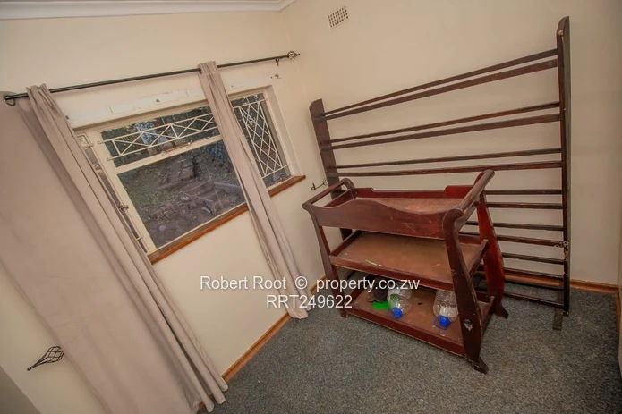 Greystone Park: Furnished 4-bed with Pool & Borehole
