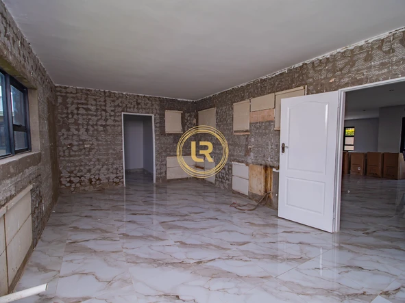 6 Bedroom House