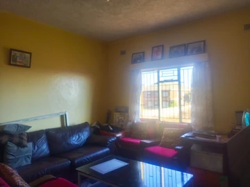 2 Bedroom Flat & Apartment