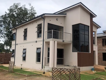 4 Bedroom Flat & Apartment