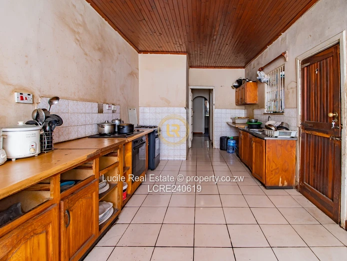 Refined Living: Glen Lorne Family Residence (Sole Mandate)