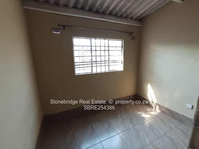 3 Bedroomed House in Lobengula West To Rent