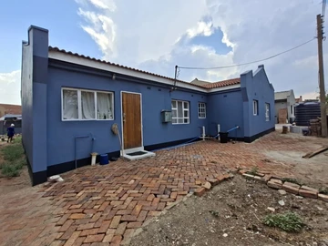 4 Bedroom Garden Flat