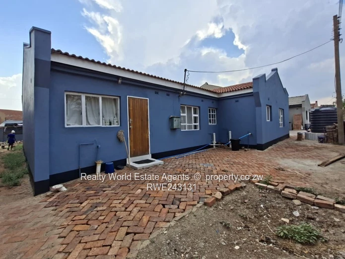 Bluff Hill Pamvura Sunset Mews-Townhouse for Sale (Sole Mandate)