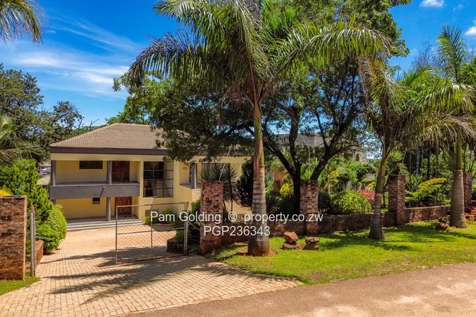 6 Bedroom Double Storey With a Prolific Borehole