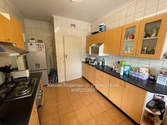 Neat Starter Home In Central Alex Park With Good Power