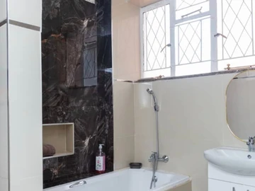 2 Bedroom Garden Flat