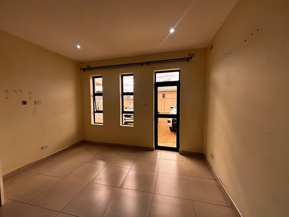 3 Bedroom Flat & Apartment