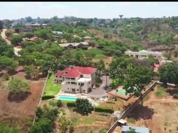 6 Bedroom House
