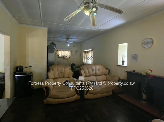 HILLSIDE | Family Home with Cottage — Your Next Investment in Harare! ????