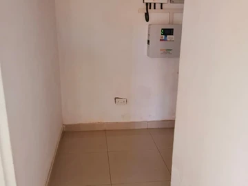 2 Bedroom Flat & Apartment