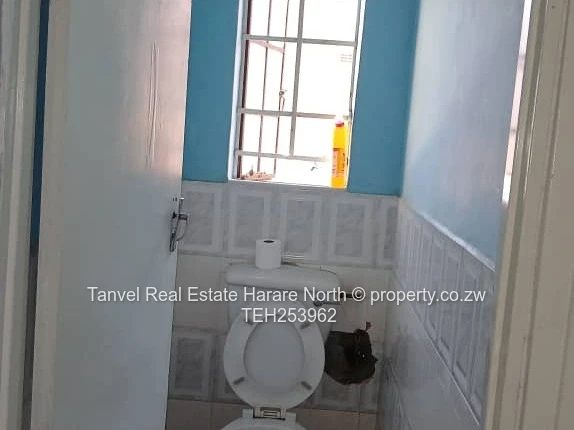 Old Zimre Park.110k.neg.4beds,main bedroom has ensuite and fitted wardrobes. Fitted kitchen.Deeds