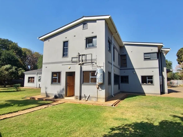 6 Bedroom House