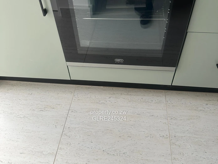 Spacious 2-Bed Apartment in Vainona — Modern Kitchen & Borehole (Sole Mandate)