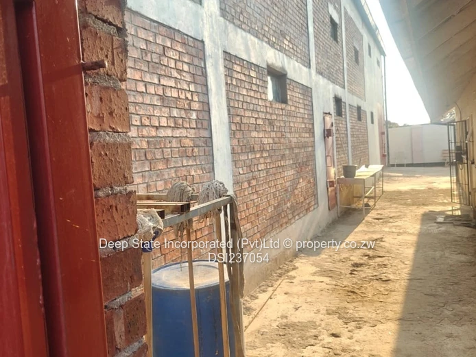 Eastlea house for sale (warehouse)