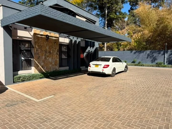 4 Bedroom Flat & Apartment