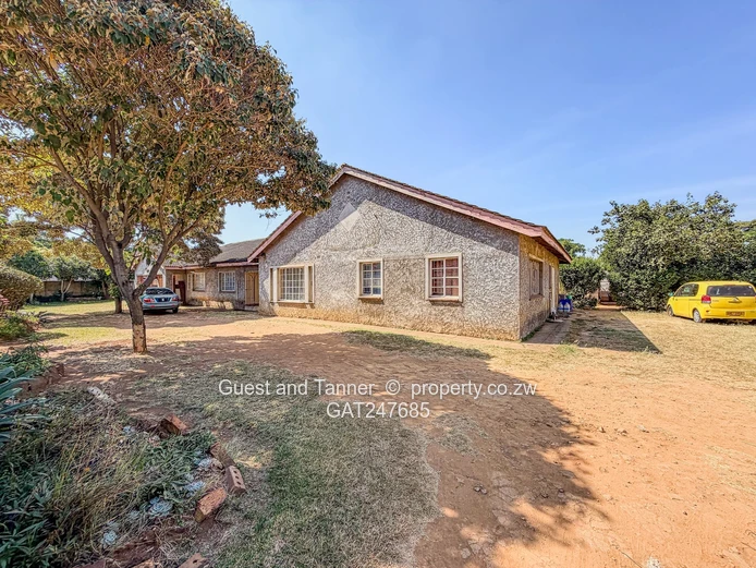 4 Bedroomed house For Sale In Borrowdale West