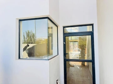 4 Bedroom Flat & Apartment