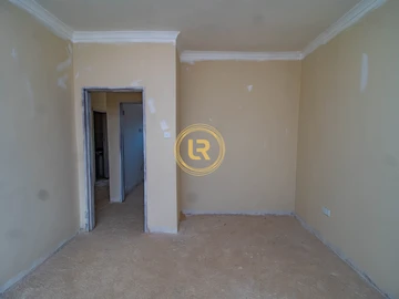 2 Bedroom Flat & Apartment