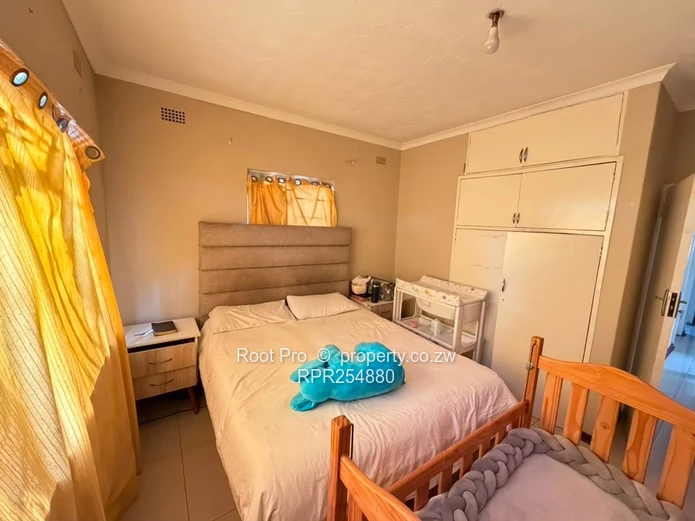 Warren Park 1 home to let