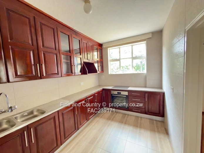 To Let: 3-Bed Flat in Ascot