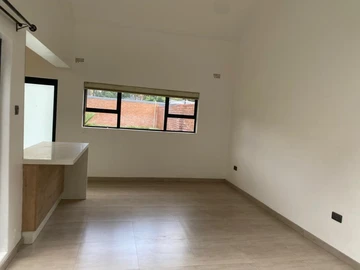 4 Bedroom Flat & Apartment