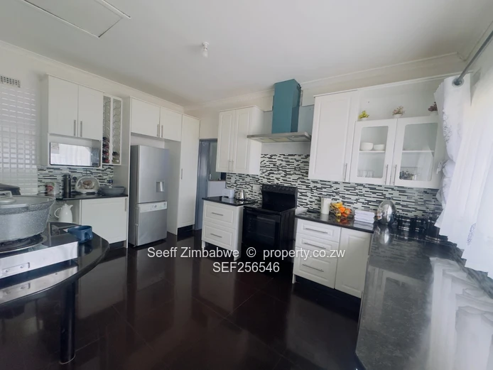 3 bed house on 4136sqm for sale in Old Windsor, Ruwa