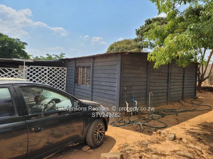 Crowhill 1600 Sq/M Land With Improvements. 