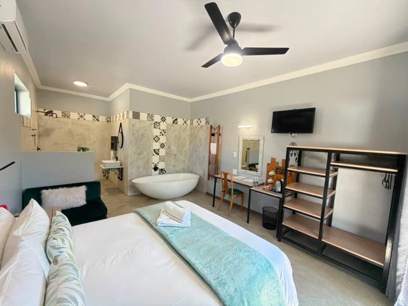 Hotel & Lodge