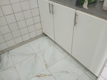 2 Bedroom Flat & Apartment