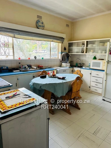 Well-Located Spacious Home Suitable for Office or as a spacious family home  (Sole Mandate)