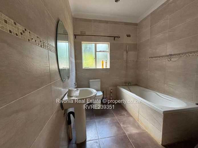 Borrowdale 4Beds 2000Sqm 320K