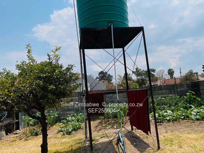 5 Bedroom House For Sale In Old Windsor Ruwa (Sole Mandate)