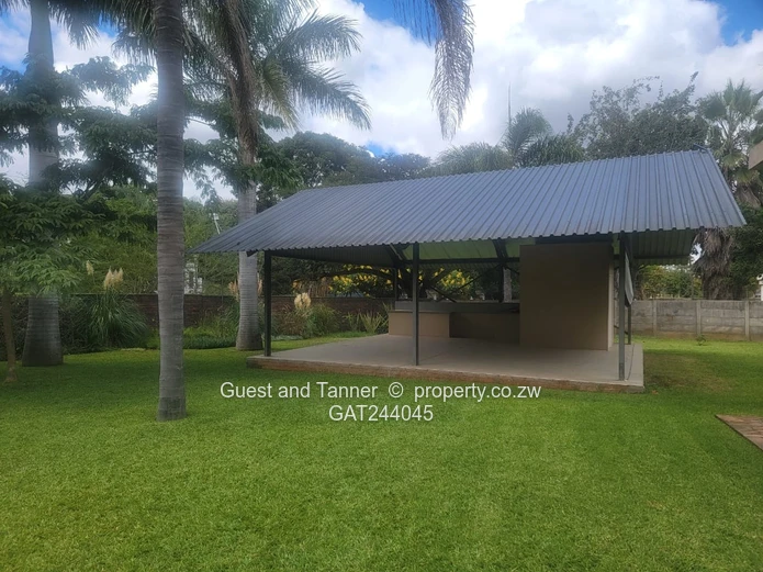 9 Bedroomed house For Sale In Gunhill