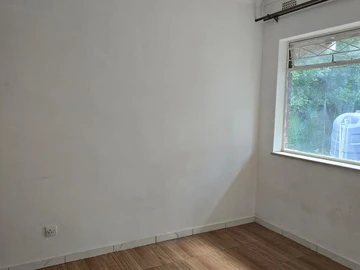 2 Bedroom Flat & Apartment