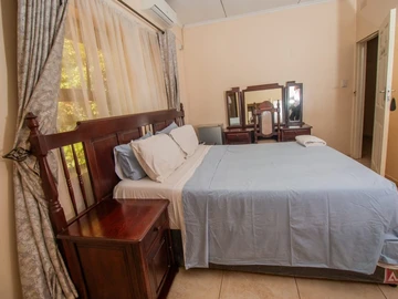 10 Bedroom House