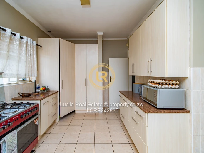 Charming Alexander Park Property -Prime Living